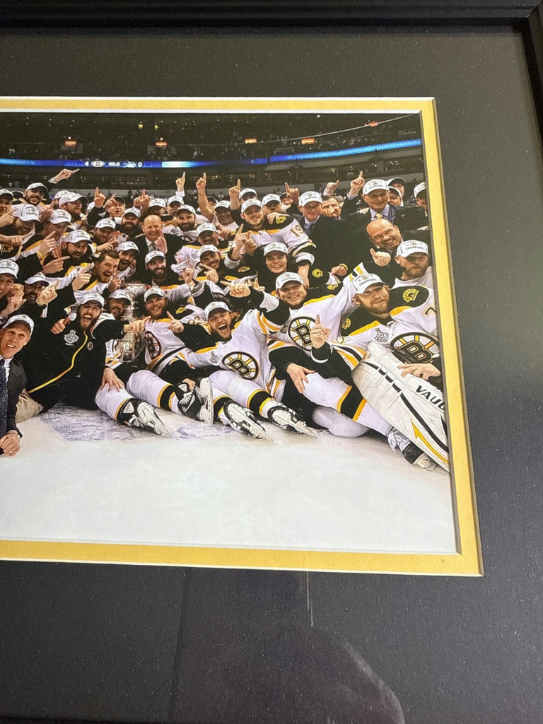 Framed group photo Bruins hockey players - image 3 of 3