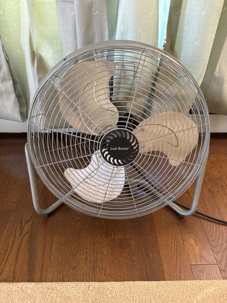Three-blade metal floor fan (Cool-Breeze) - image 1 of 2