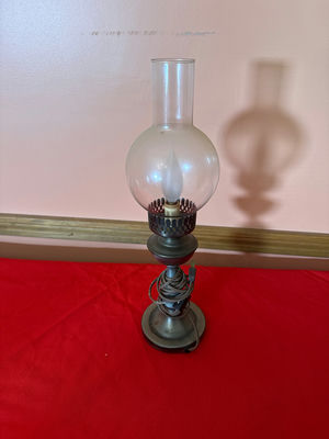 Vintage glass-globe electric table lamp - Image 1 of 1