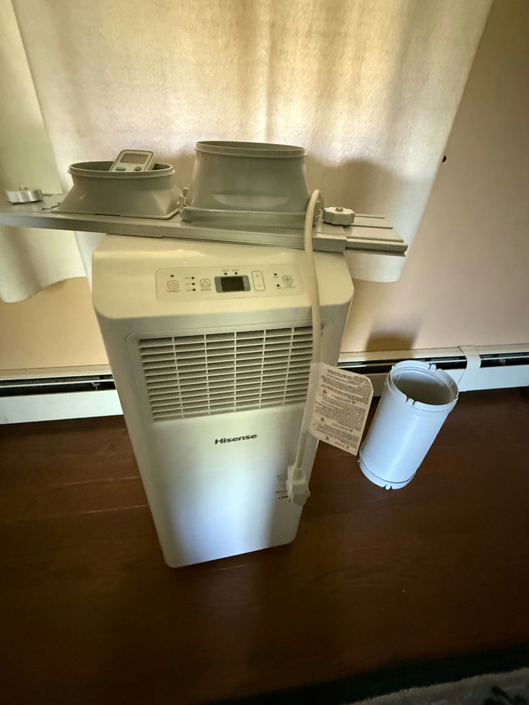 Portable air conditioner with vent kit - image 1 of 1