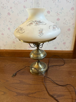 Vintage brass table lamp with  glass floral shade - Image 1 of 3