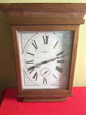Howard Miller wooden mantel clock - Image 1 of 3