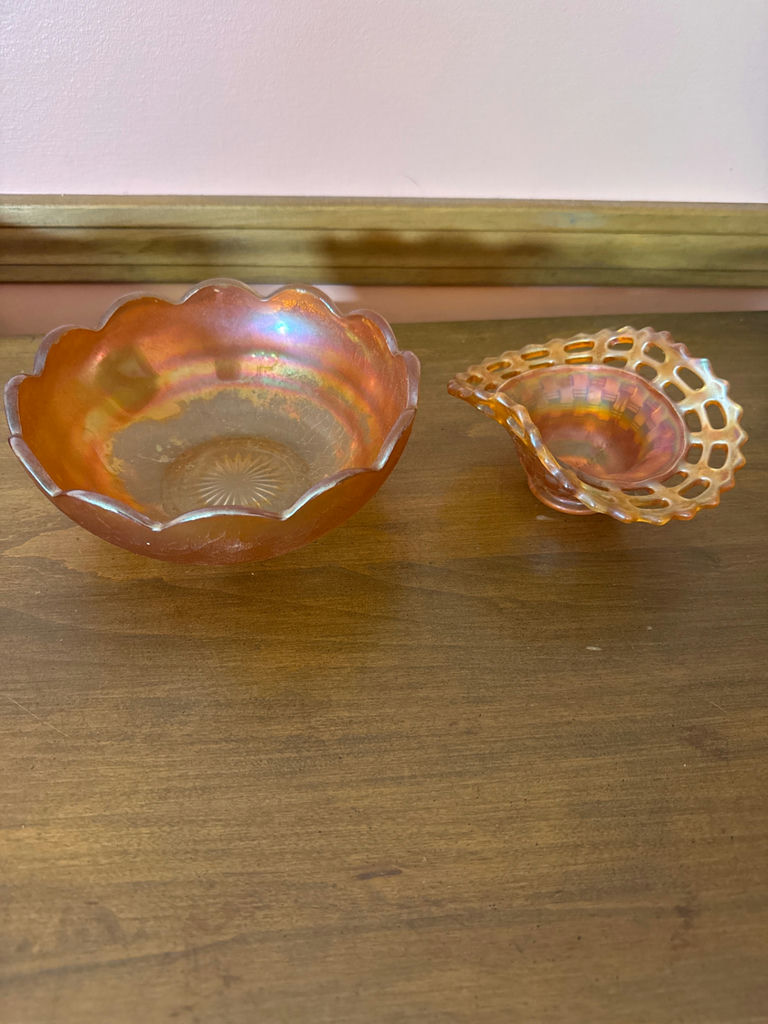 Carnival glass - Pair of iridescent glass bowls - image 1 of 2