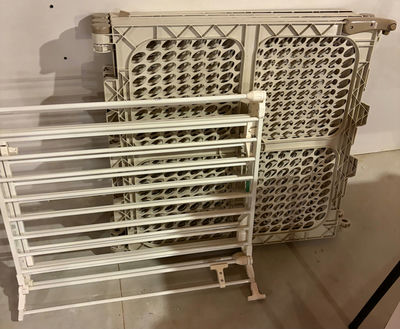 2 Baby Gates - Image 1 of 1