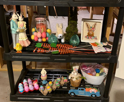 Easter lot - Image 1 of 1