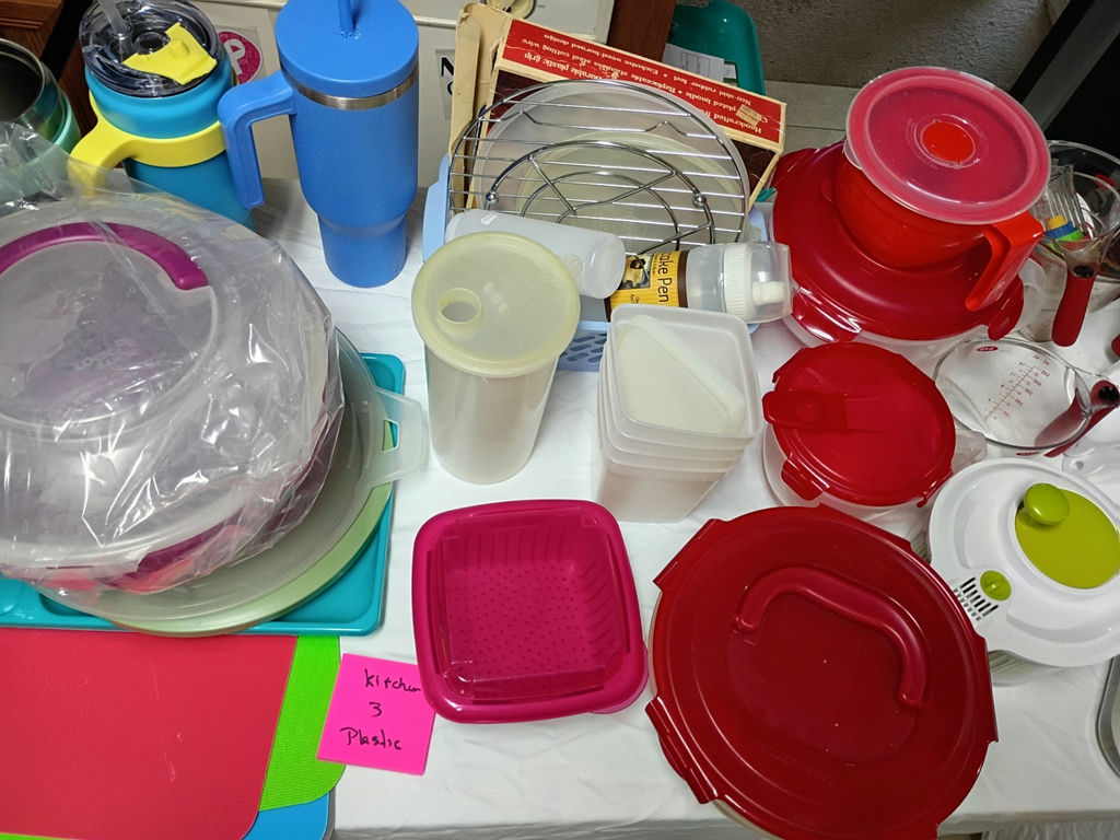 Assorted Plastic Kitchen Storage and Housewares - image 1 of 9