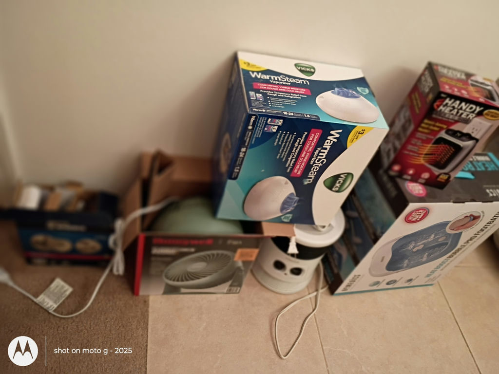 Household Appliances Including Foot Bath, Vaporizer, Fan, and Space Heater - image 1 of 6