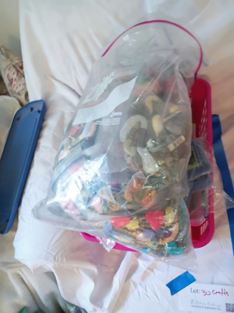 Assorted Needlecraft and Sewing Accessories - image 1 of 6