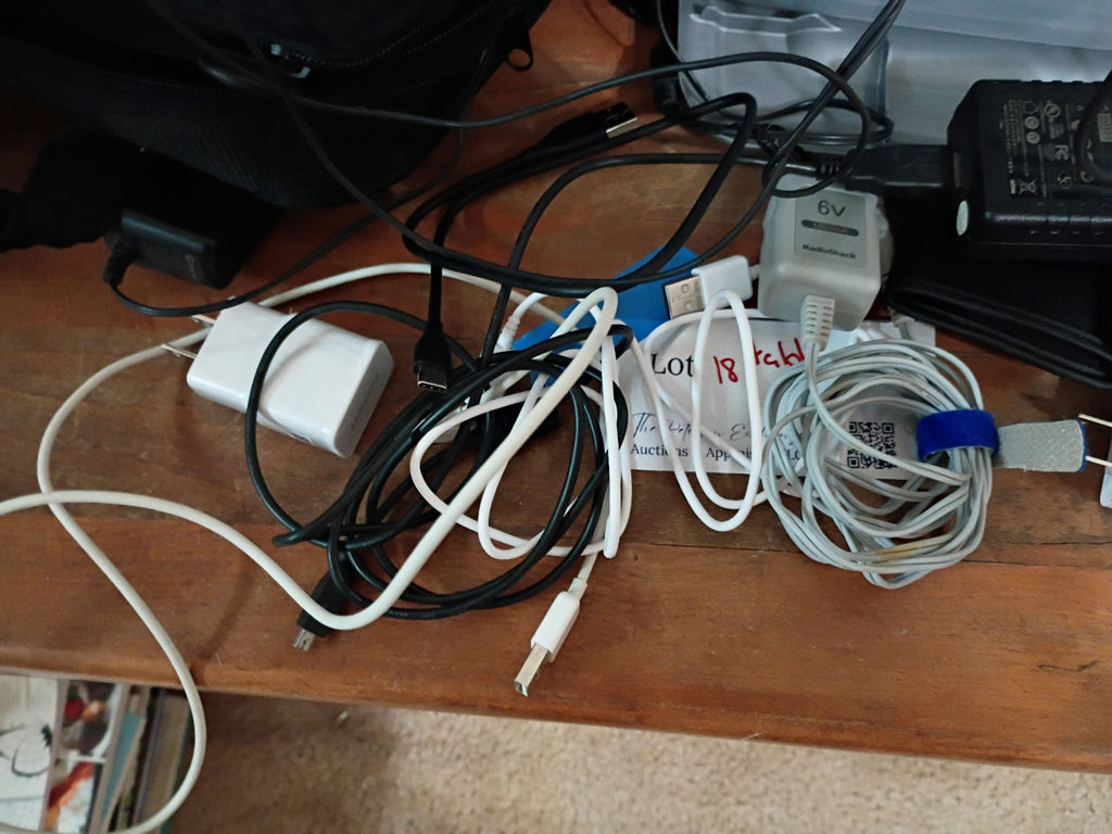 Assorted Audio Electronics and Accessories - image 12 of 12