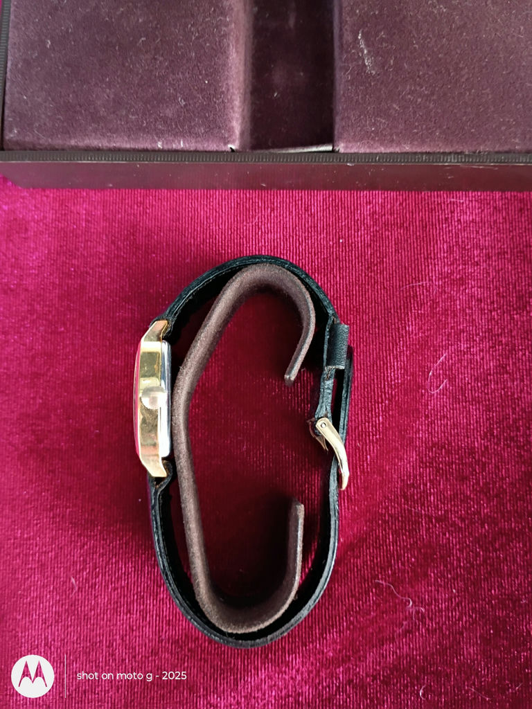 Cornavin Wristwatch with Presentation Box and Manual - image 4 of 10