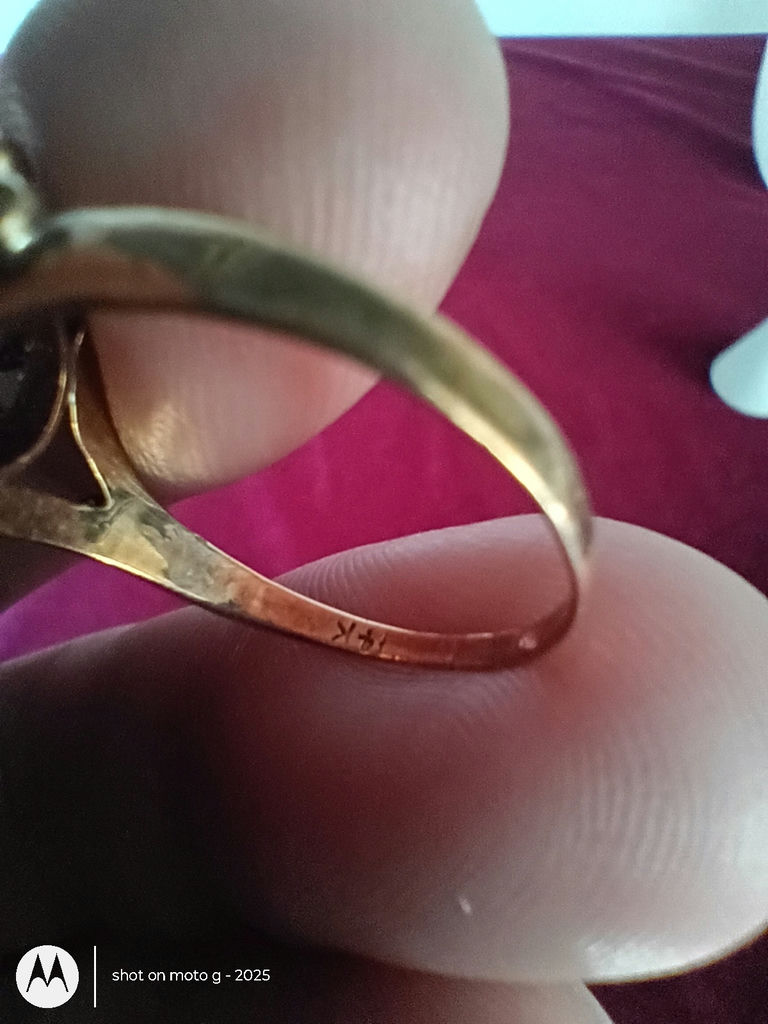 14K Gold Ring with Red Stone and Jewelry Box - image 5 of 8