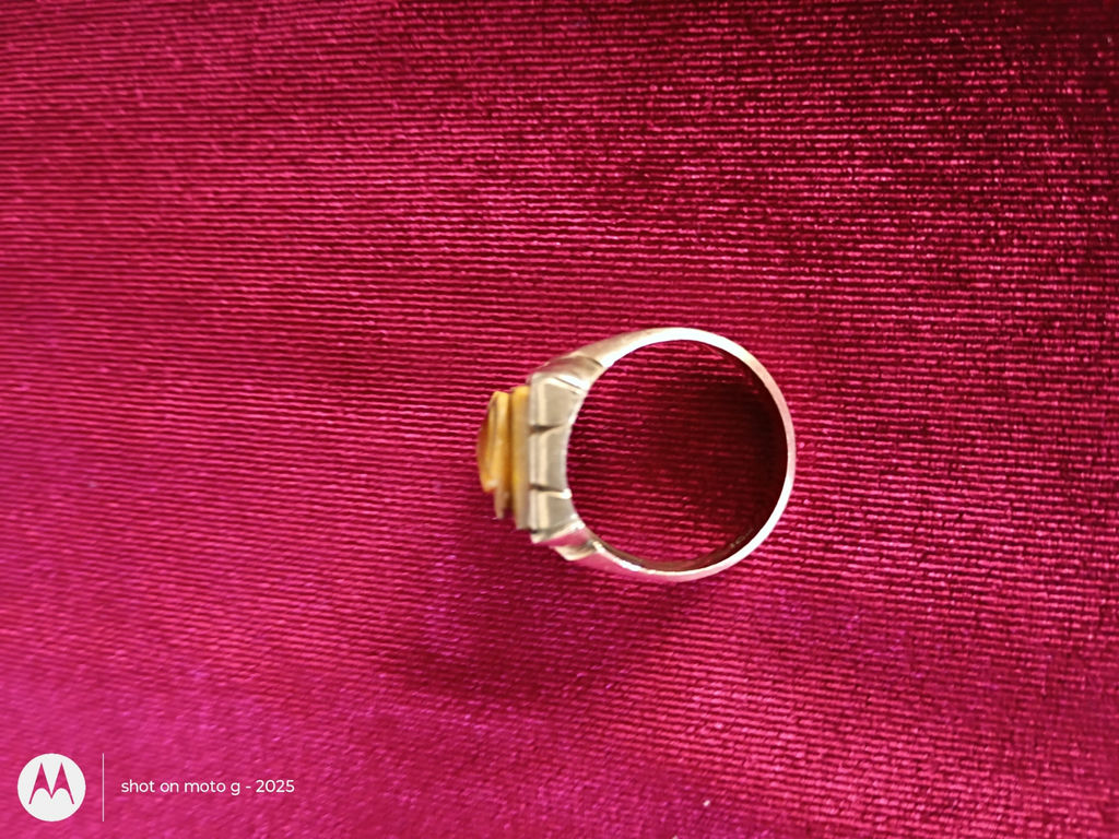 10K Gold Ring with Brown Carved Stone - image 3 of 5