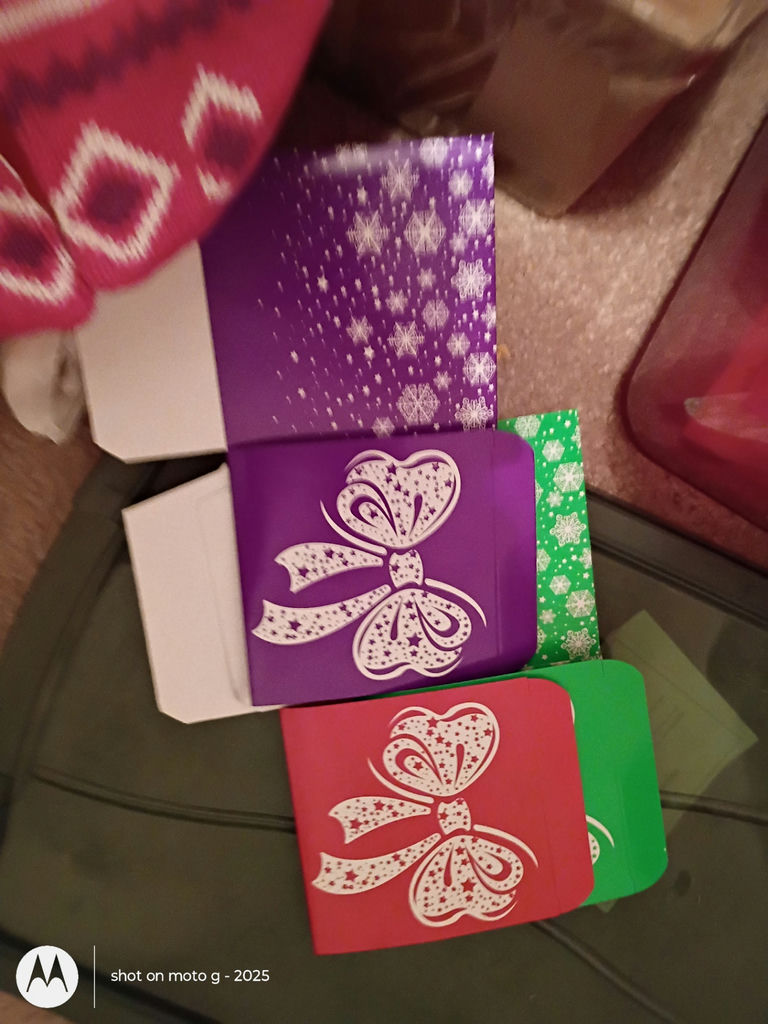 Assorted Christmas Decorations and Holiday Items - image 10 of 12