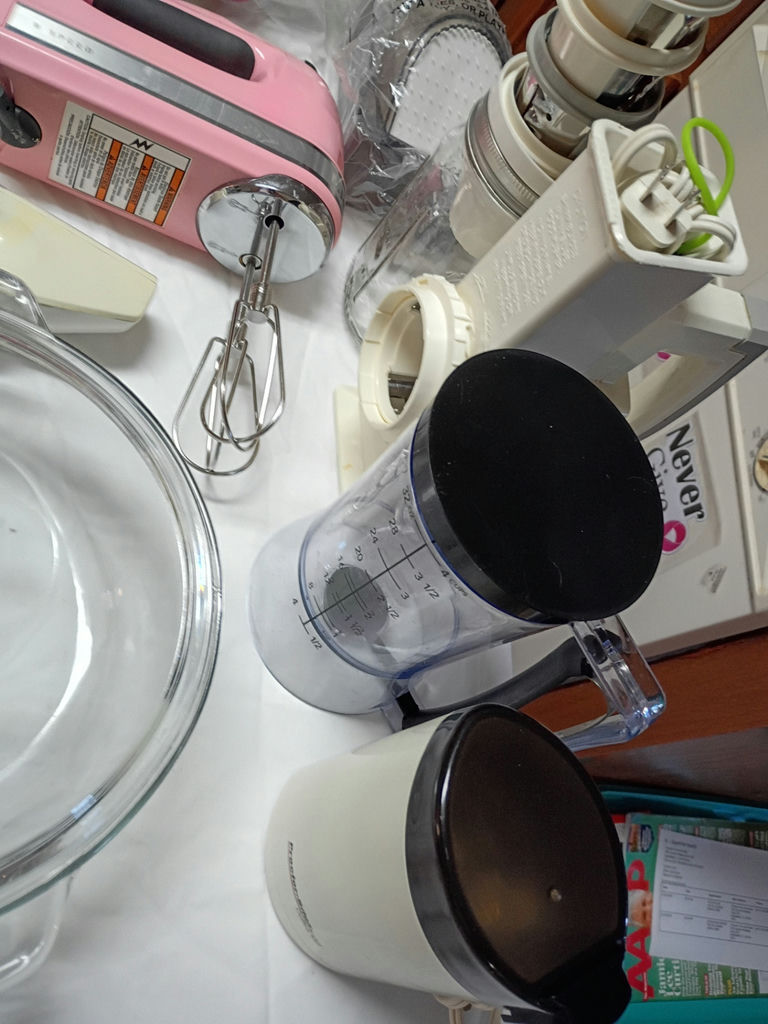 Mixed Kitchen Appliances and Glass Bakeware Set - image 6 of 9