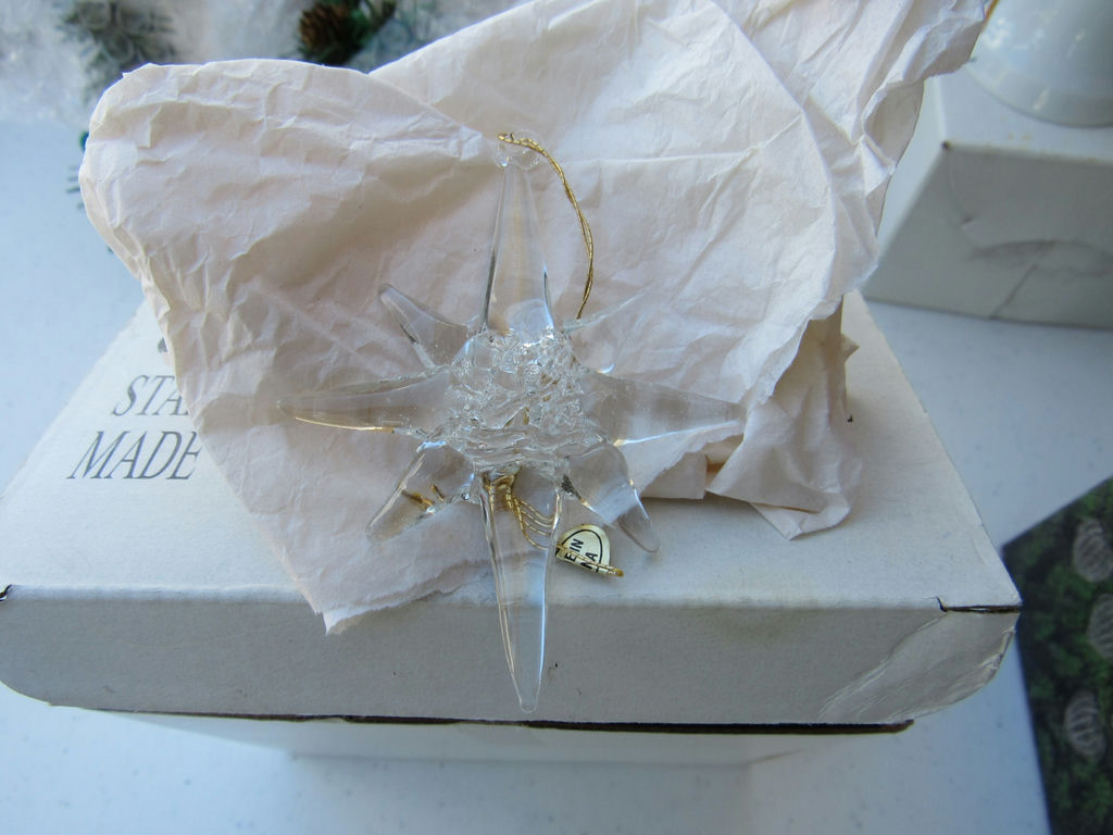 Assorted Holiday Ornaments and Decorative Figurines - image 7 of 19