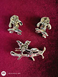 Gold-Tone Animal-Themed Jewelry Pins and Earrings - thumbnail 3 of 4