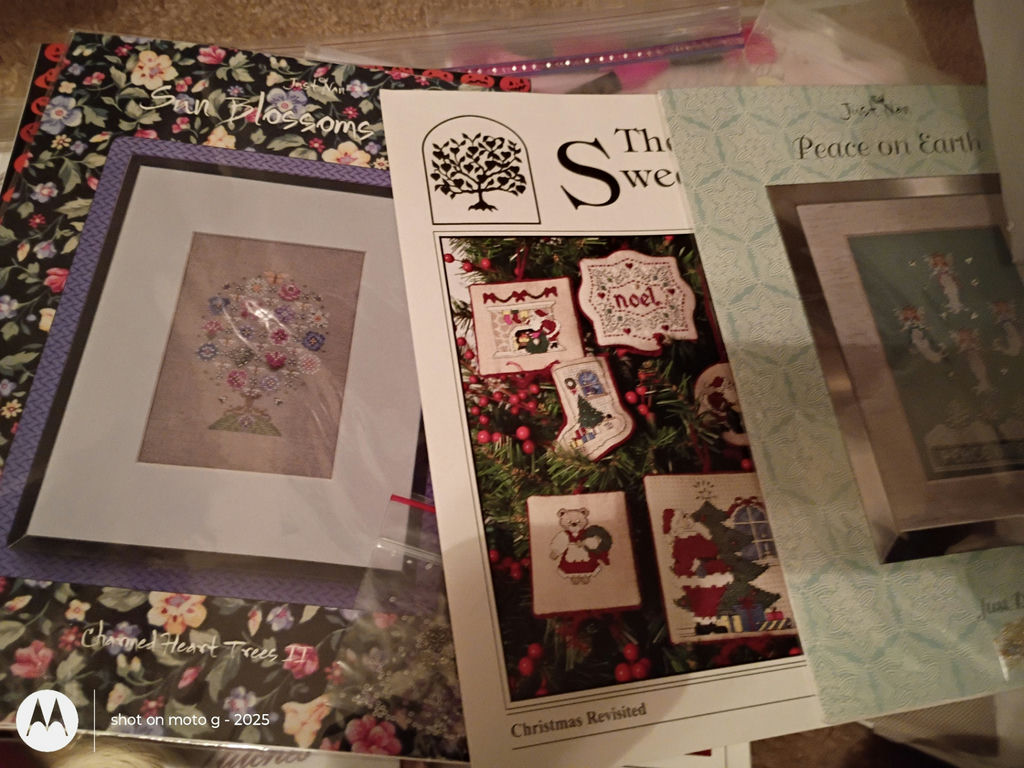 Cross Stitch and Craft Magazines with Storage Bins and Binder - image 16 of 16