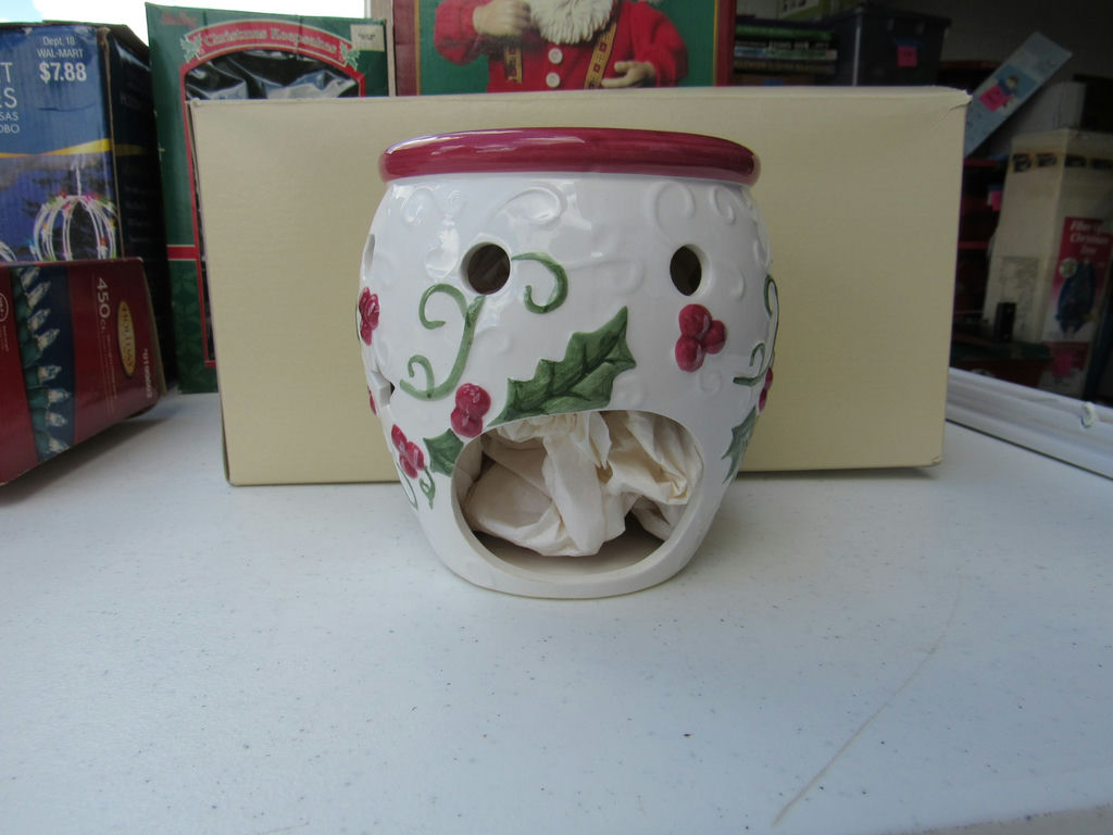 Assorted Christmas Decorations and Holiday Items - image 2 of 8