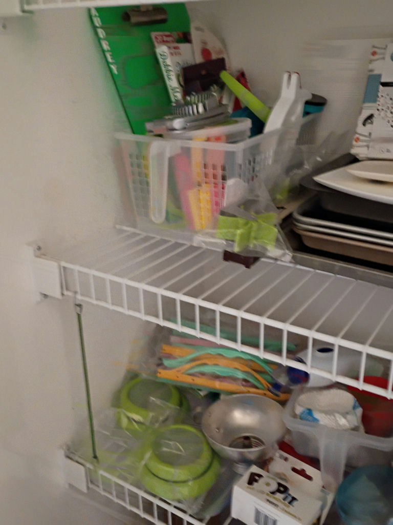 Assorted Kitchen Utensils, Bakeware, and Housewares - image 4 of 6