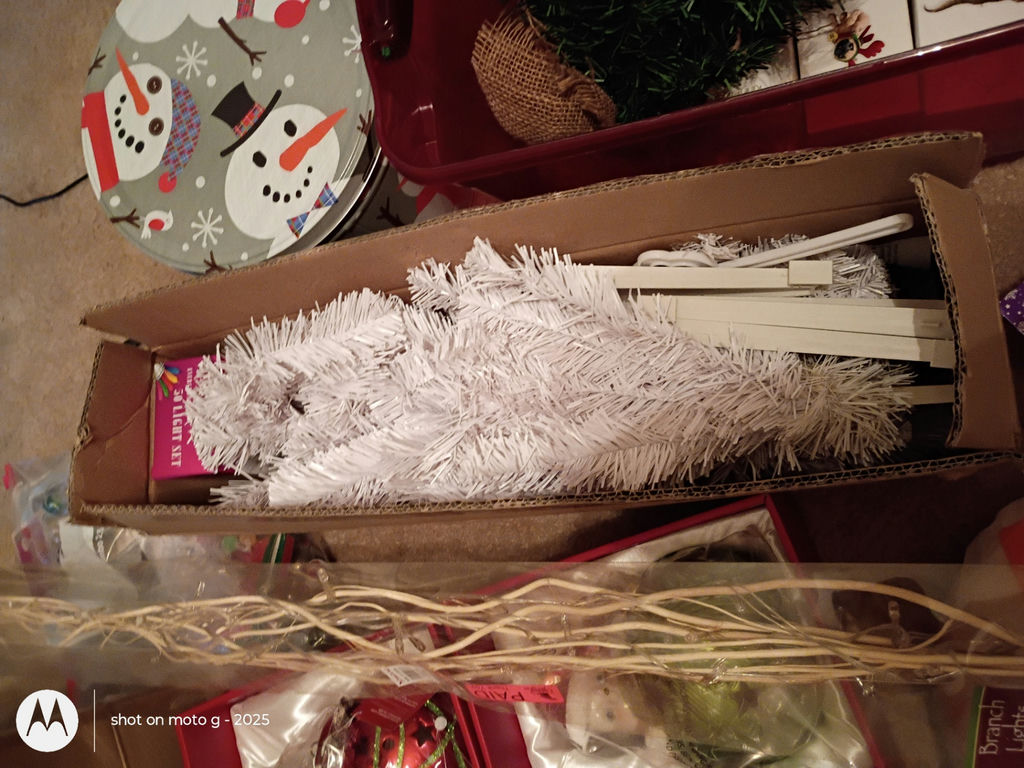 Assorted Christmas Decorations and Holiday Items - image 7 of 12
