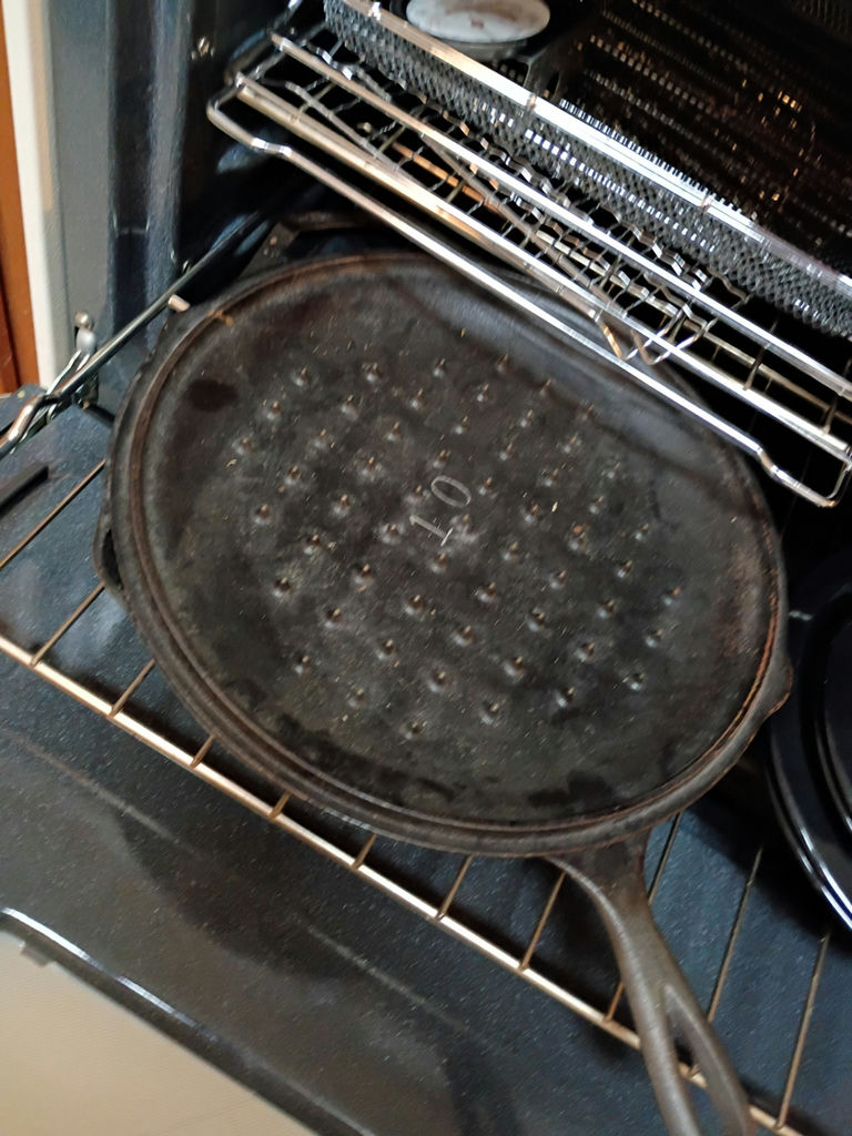 Assorted Kitchen Pans and Cooking Accessories - image 2 of 8