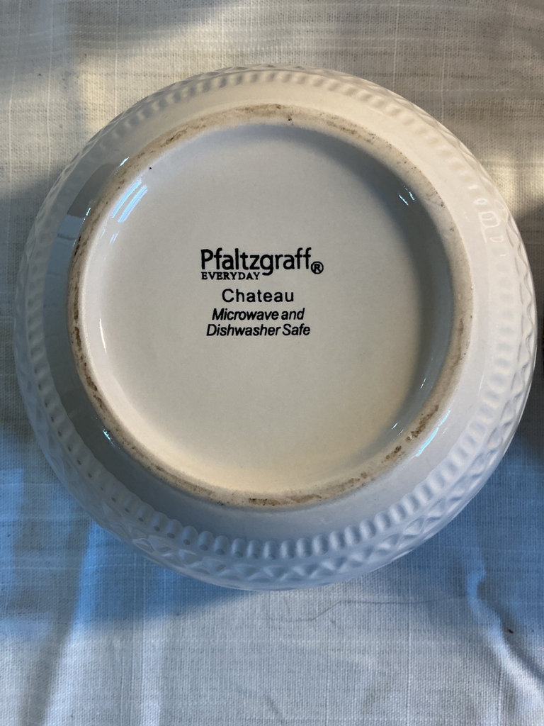 Pfaltzgraff Everyday Chateau dinnerware set (bowls, mugs, plates) - image 5 of 5