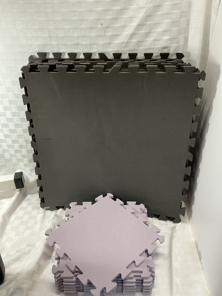 Weight bench, Dumbbells and Interlocking Foam Mats - image 3 of 3