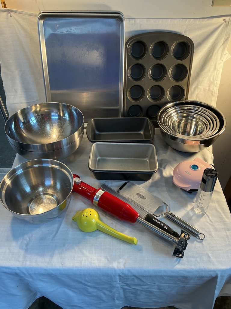 Kitchenware and Bakeware Collection - image 1 of 7