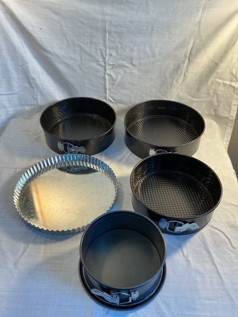 Assorted Bakeware and Baking Tools - image 6 of 6