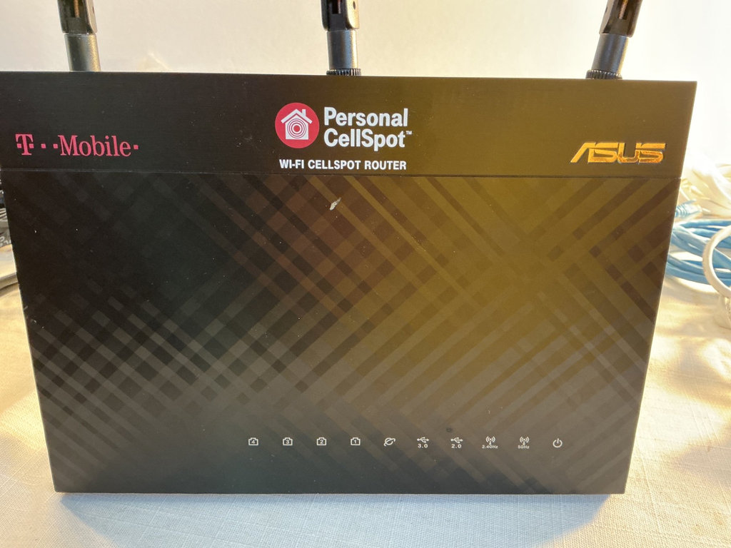 Wi-Fi Router and Cables - image 1 of 4