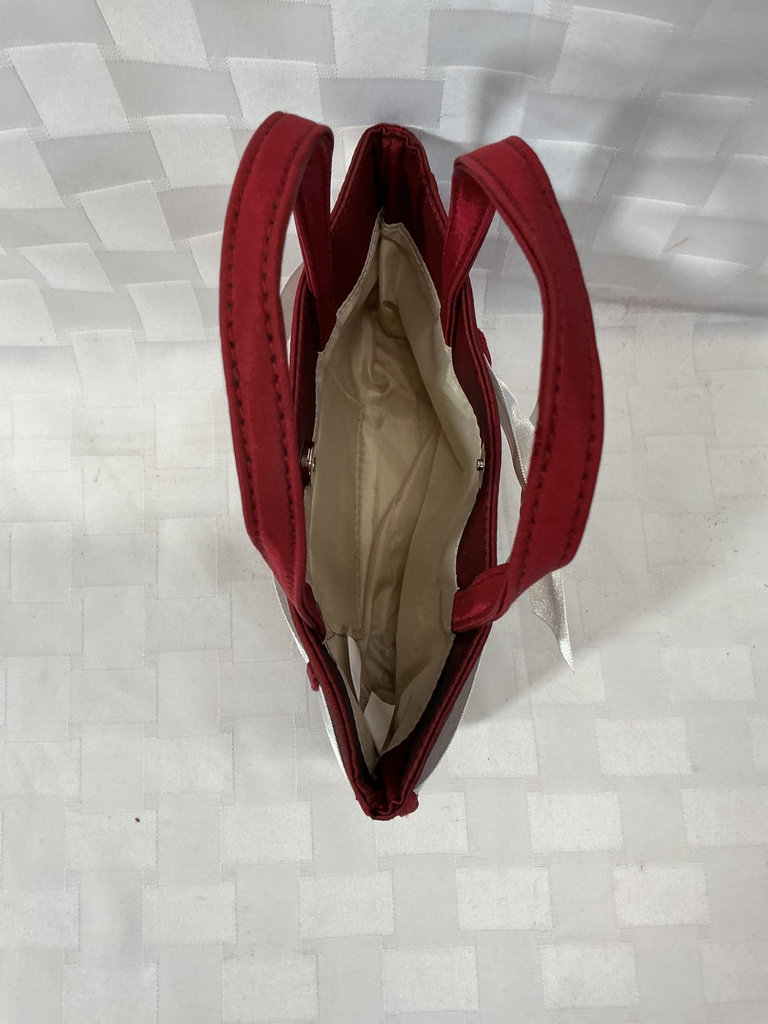 Bridal veil with burgundy edging and matching burgundy handbag - image 5 of 5