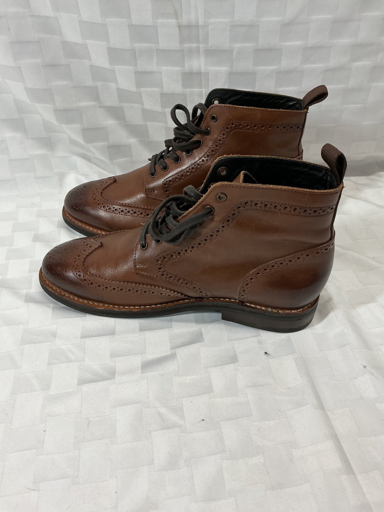 Men’s Leather Shoes - image 10 of 11