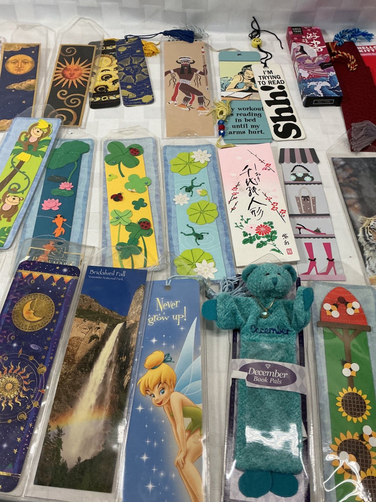 Large bookmark collection  - image 2 of 3