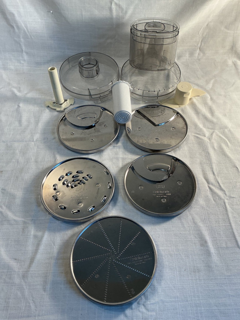 Cuisinart blender and food processor with discs and blades - image 2 of 4