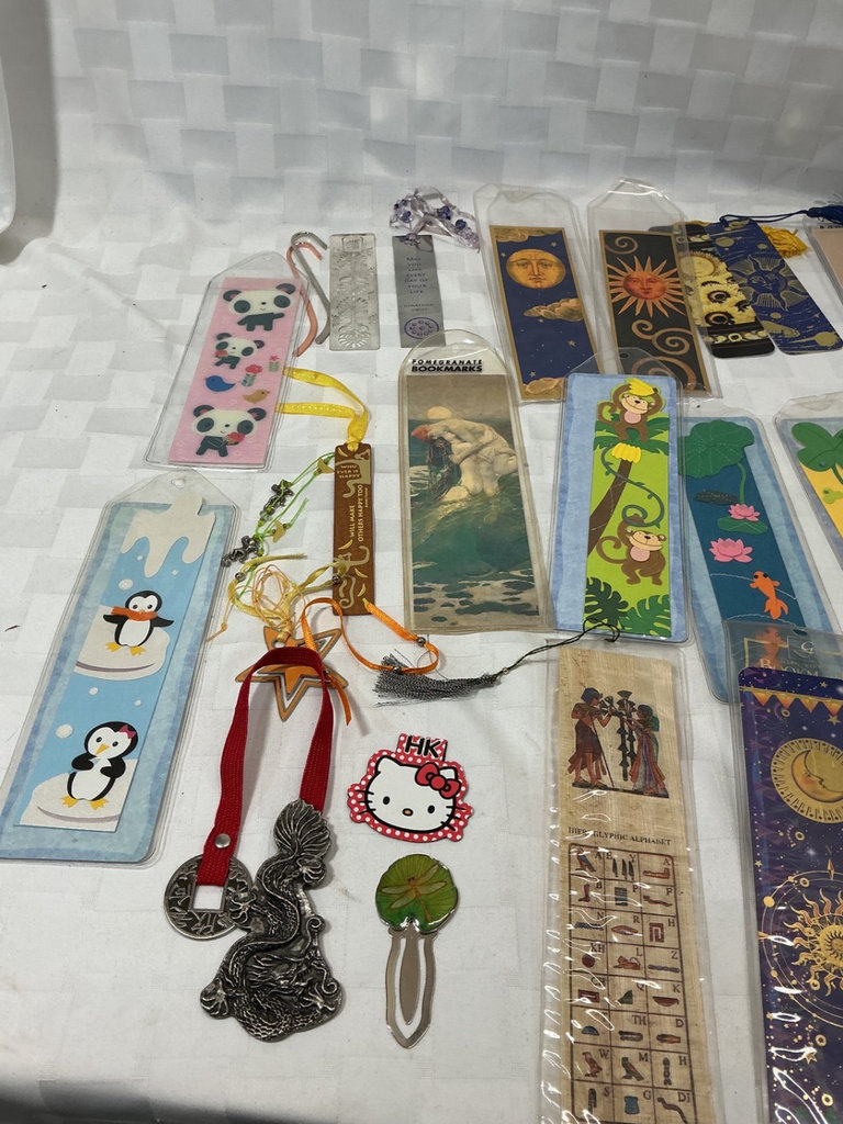 Large bookmark collection  - image 1 of 3