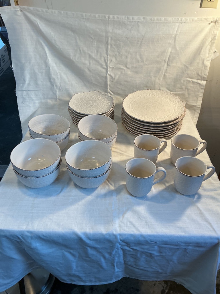Pfaltzgraff Everyday Chateau dinnerware set (bowls, mugs, plates) - image 1 of 5
