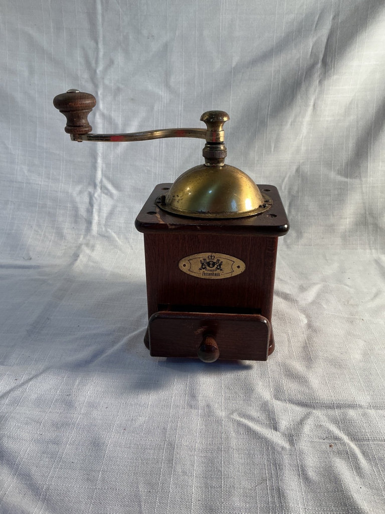 Vintage coffee equipment - image 6 of 7