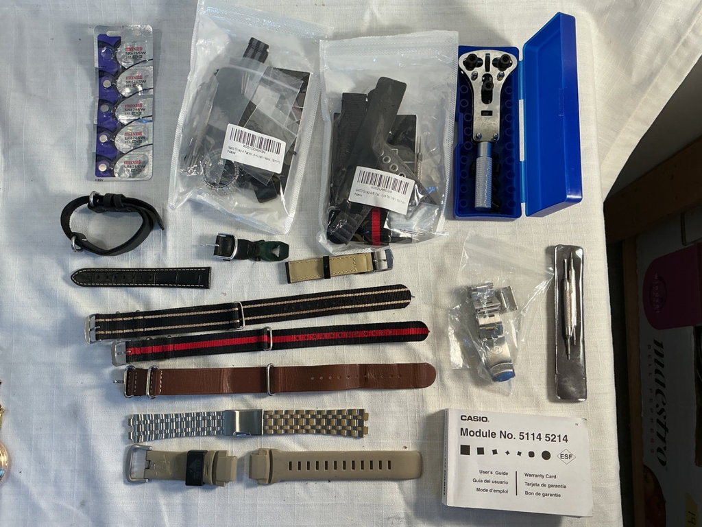 Watches, Bands and Accessories - image 3 of 6