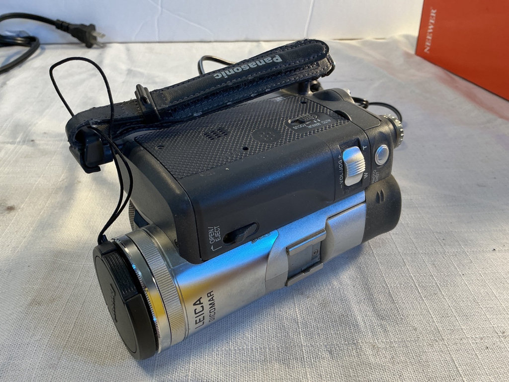 Cameras and Related - image 6 of 7