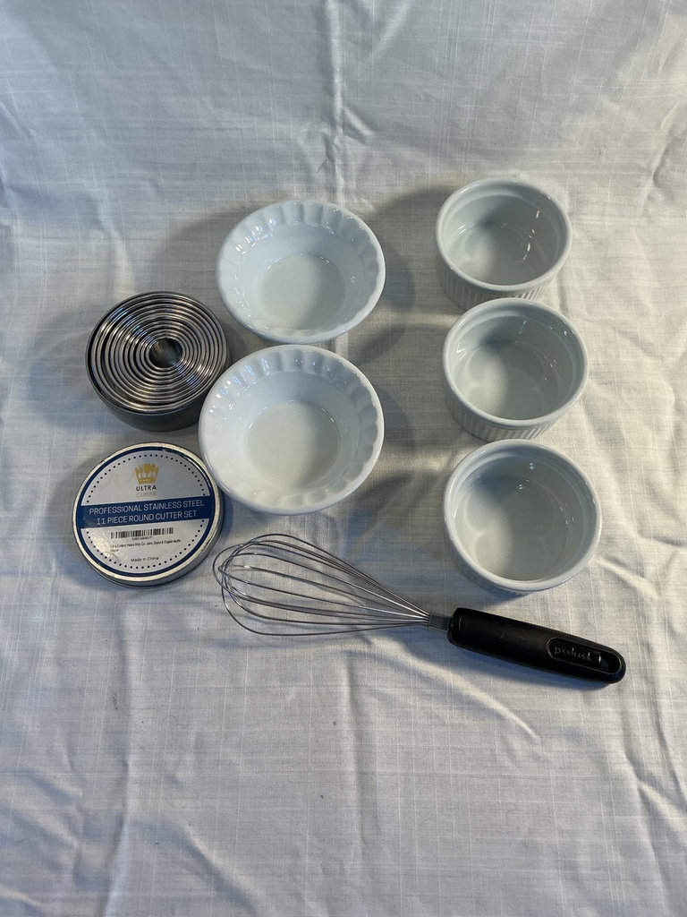 Assorted Bakeware and Baking Tools - image 2 of 6