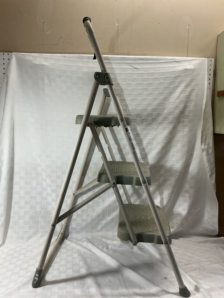 Folding metal ladder, wooden ladder, and escape ladder - image 3 of 7