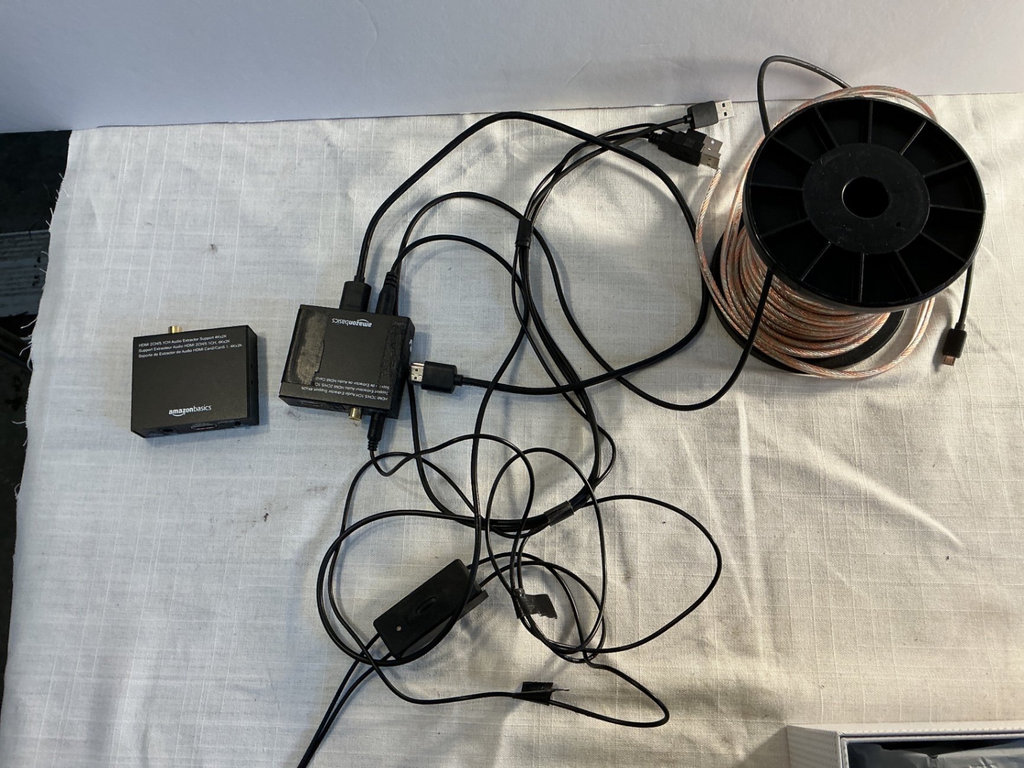 Computer Speakers - image 4 of 4