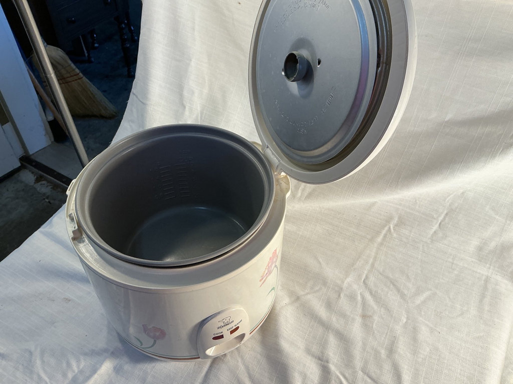 Rice Cooker and Tools - image 2 of 4