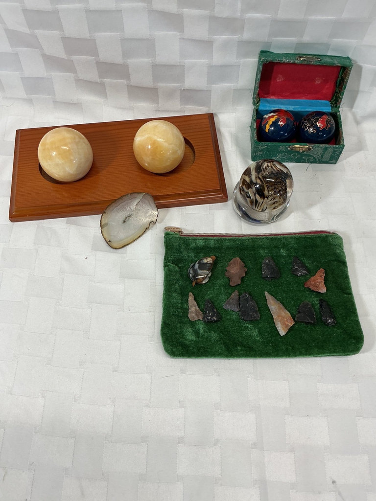 Arrowheads and more - image 1 of 5