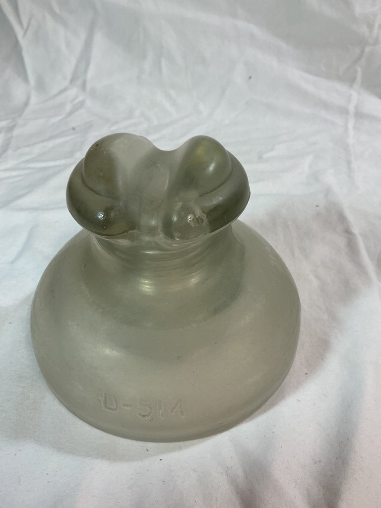 4 glass insulators  - image 3 of 6