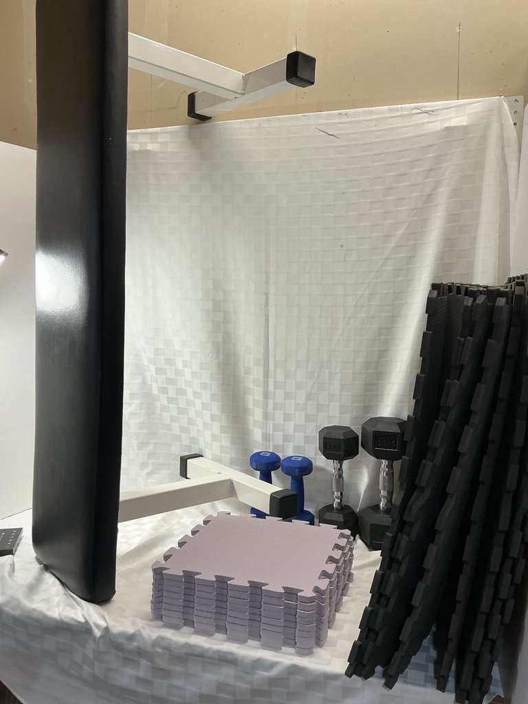 Weight bench, Dumbbells and Interlocking Foam Mats - image 1 of 3
