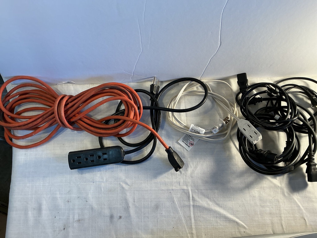 Power Strips and Cords - image 5 of 5