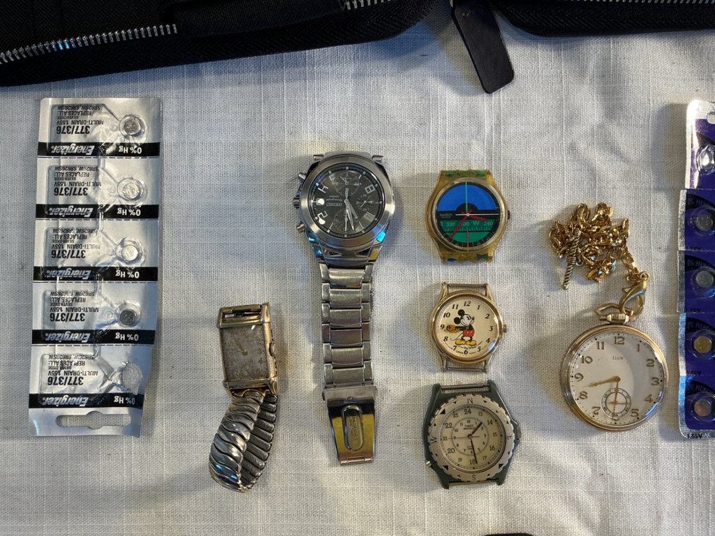 Watches, Bands and Accessories - image 6 of 6