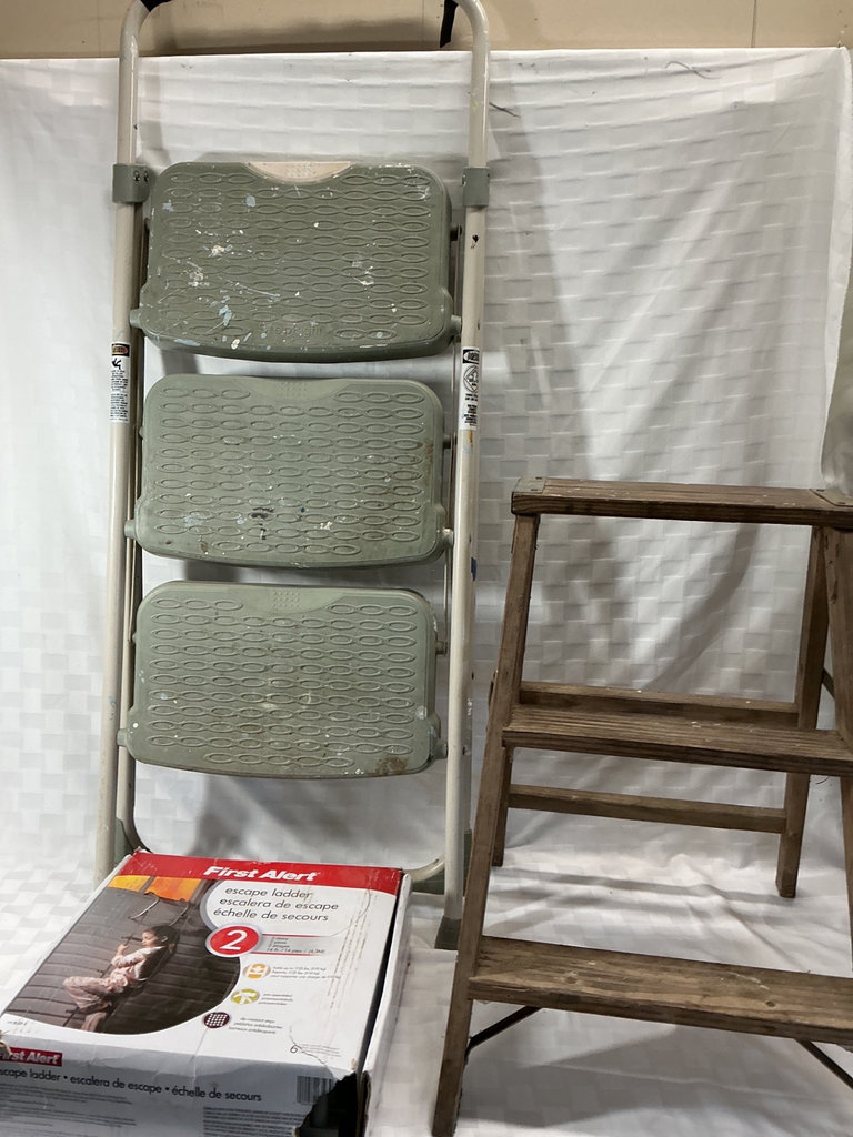 Folding metal ladder, wooden ladder, and escape ladder - image 1 of 7
