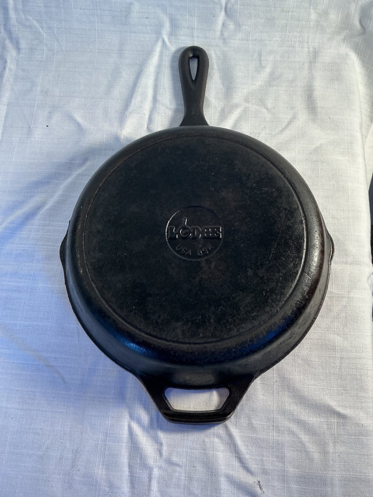 Cast iron skillets including Le Creuset - image 4 of 6